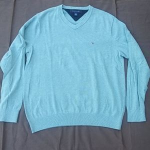 Tommy Hilfiger men's l/s pullover sweater. Sz-M